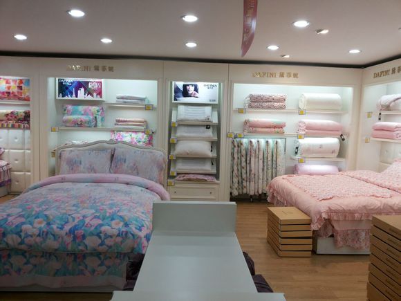 家紡店面櫥窗設(shè)計(jì)及陳列